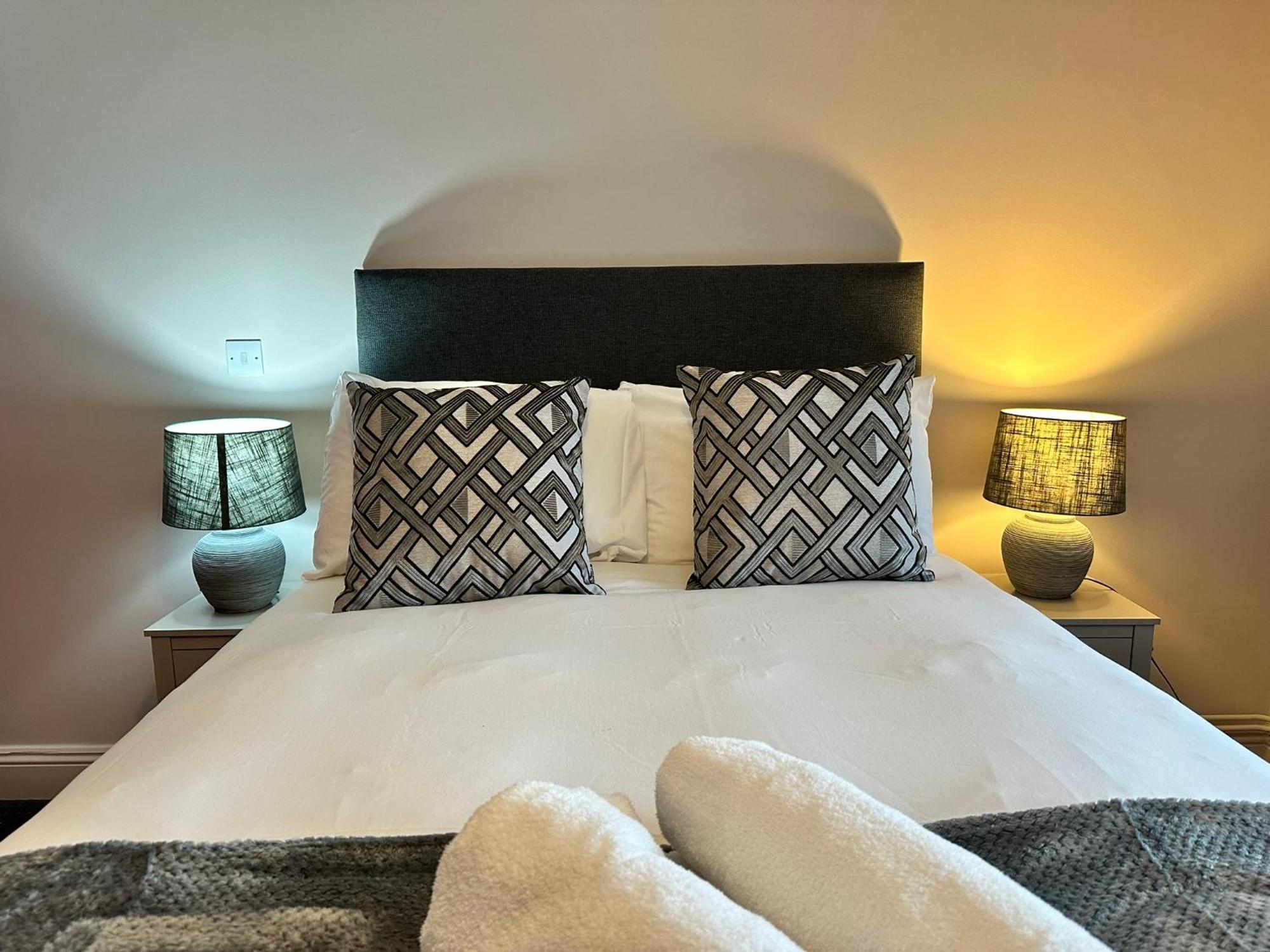 ווינדזור The Prince Albert Pub & Hotel מראה חיצוני תמונה