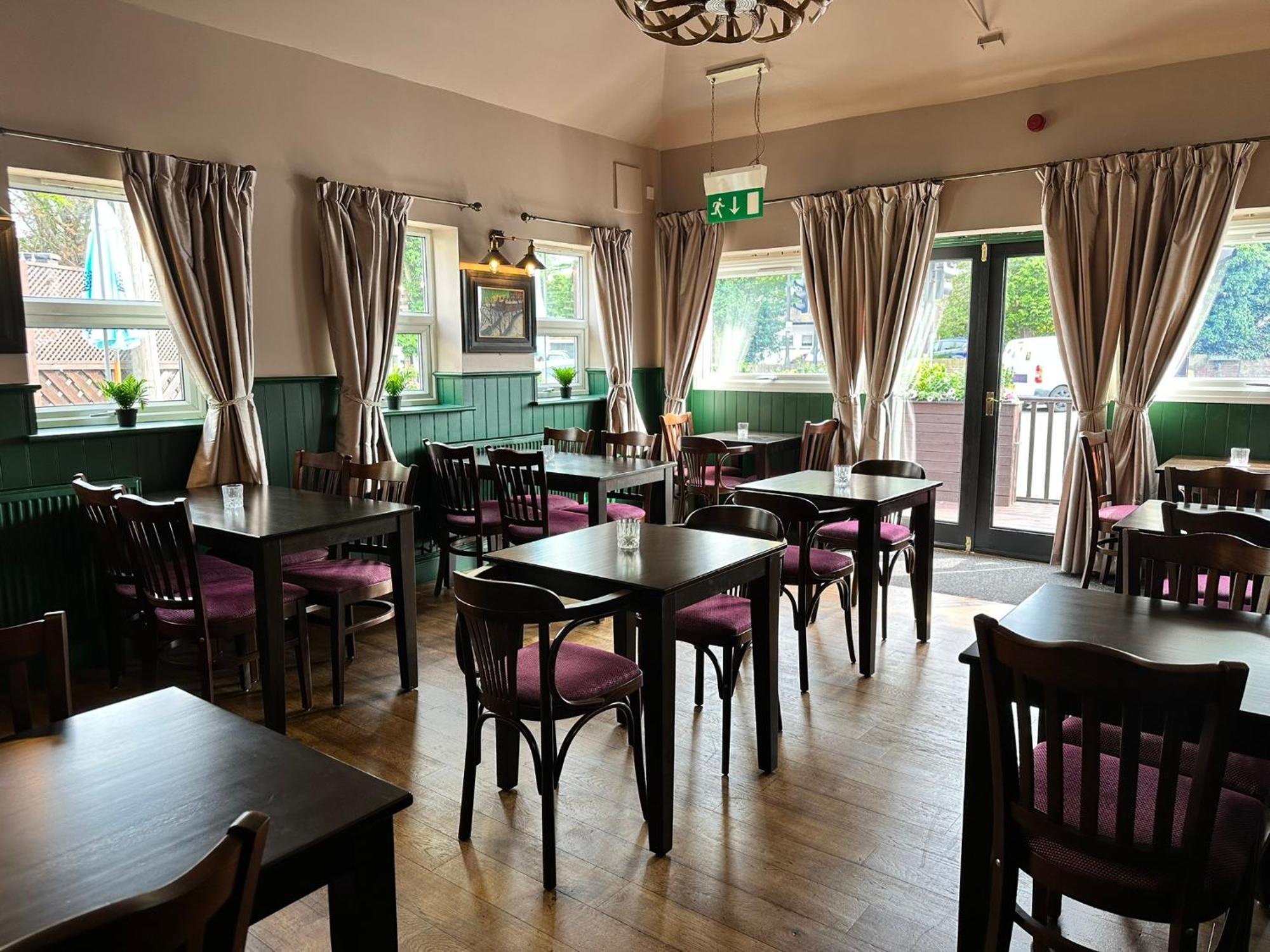 ווינדזור The Prince Albert Pub & Hotel מראה חיצוני תמונה